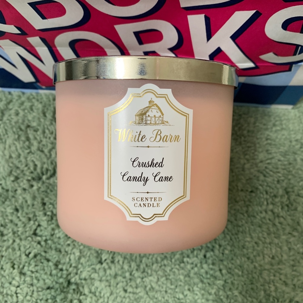 NWT Crushed Candy Cane Bath & Body Works 3-wick